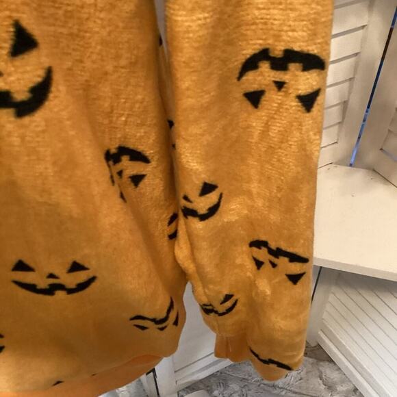 HALLOWEEN PUMPKIN SOFT PULLOVER SIZE LARGE 11/13 - Picture 2 of 7